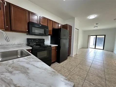 1035 NE 10th Avenue Fort Lauderdale FL 33304