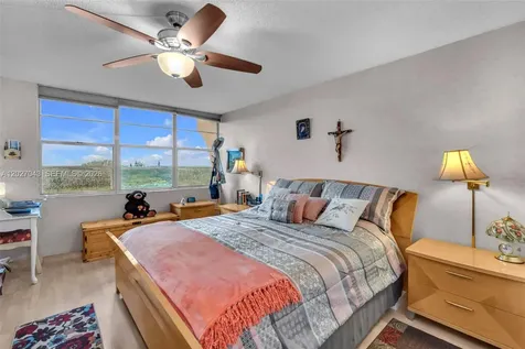900 Saint Charles Place Pembroke Pines FL 33026