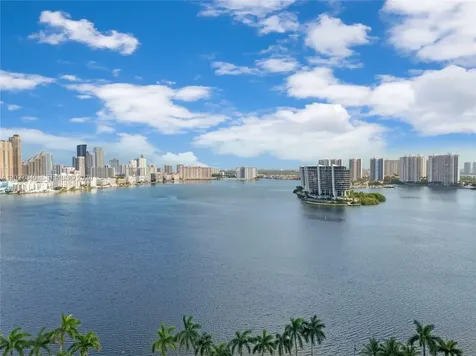 3600 Mystic Pointe Drive Aventura FL 33180