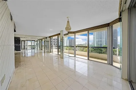 3600 Mystic Pointe Drive Aventura FL 33180