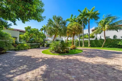 4731 Pine Tree Drive Miami Beach FL 33140