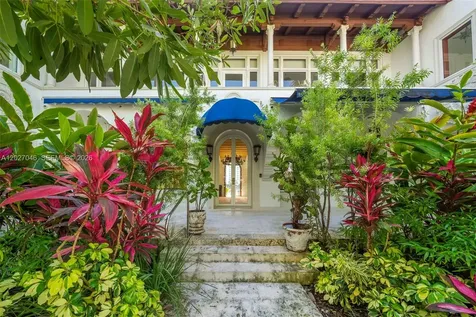 4731 Pine Tree Drive Miami Beach FL 33140