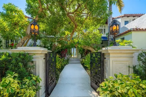 4731 Pine Tree Drive Miami Beach FL 33140