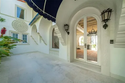 4731 Pine Tree Drive Miami Beach FL 33140