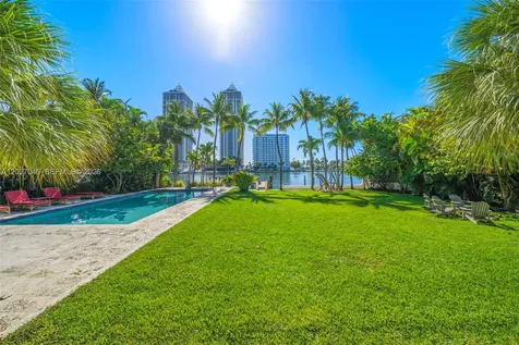 4731 Pine Tree Drive Miami Beach FL 33140