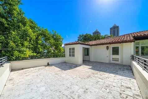 4731 Pine Tree Drive Miami Beach FL 33140