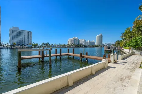 4731 Pine Tree Drive Miami Beach FL 33140