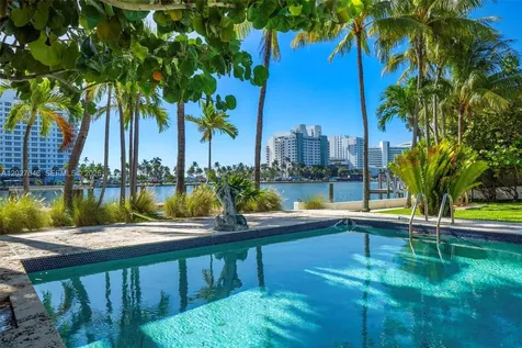 4731 Pine Tree Drive Miami Beach FL 33140