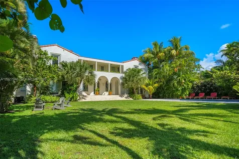 4731 Pine Tree Drive Miami Beach FL 33140