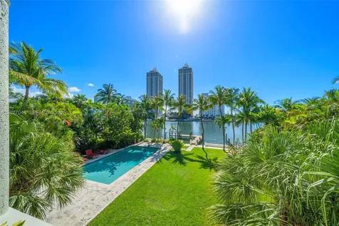 4731 Pine Tree Drive Miami Beach FL 33140