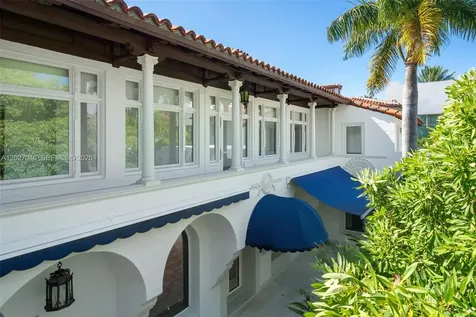 4731 Pine Tree Drive Miami Beach FL 33140
