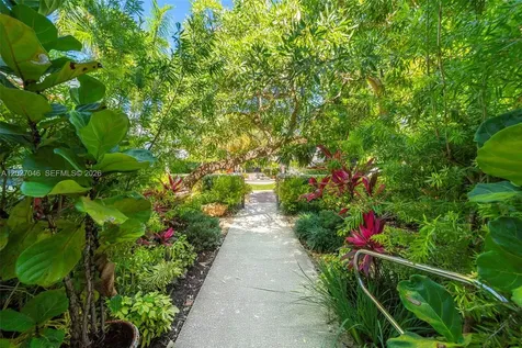 4731 Pine Tree Drive Miami Beach FL 33140