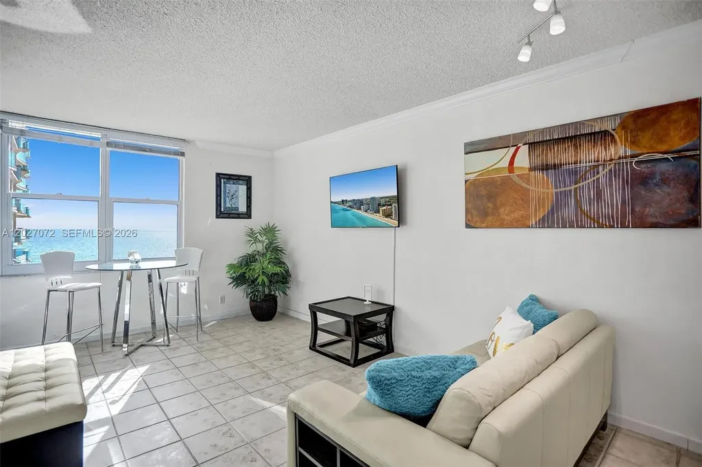 2501 S Ocean Drive Hollywood FL 33019