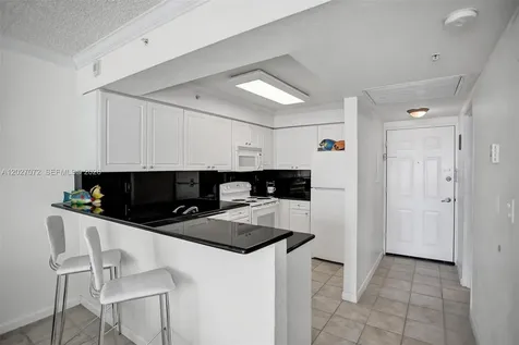 2501 S Ocean Drive Hollywood FL 33019