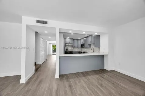 6661 SW 72nd Street South Miami FL 33143