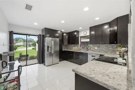 8189 Pine Circle Tamarac FL 33321