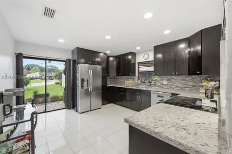 8189 Pine Circle Tamarac FL 33321