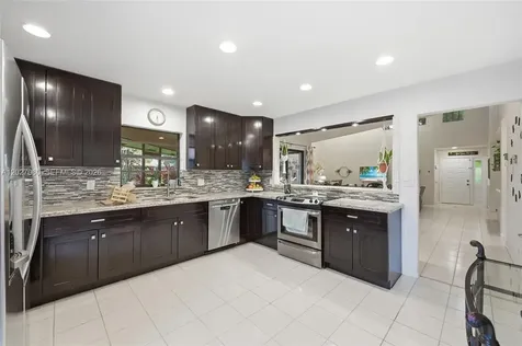 8189 Pine Circle Tamarac FL 33321