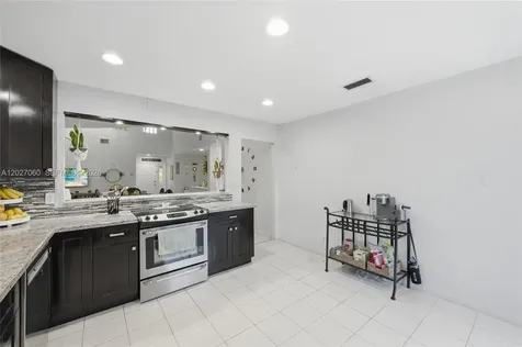 8189 Pine Circle Tamarac FL 33321