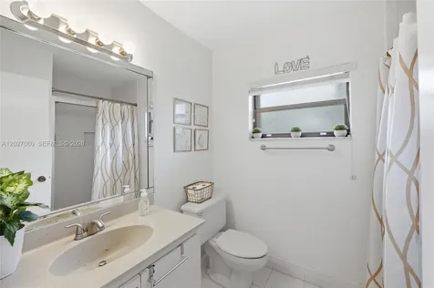 8189 Pine Circle Tamarac FL 33321