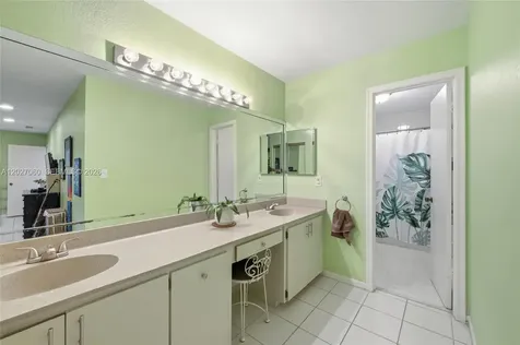 8189 Pine Circle Tamarac FL 33321