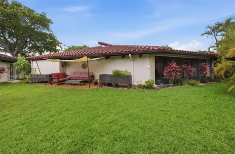 8189 Pine Circle Tamarac FL 33321