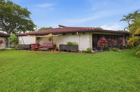 8189 Pine Circle Tamarac FL 33321