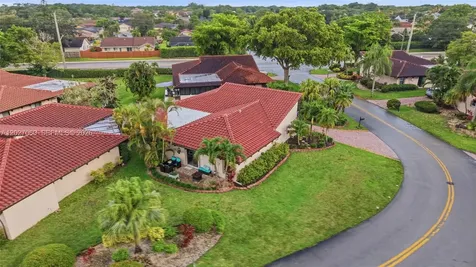 8189 Pine Circle Tamarac FL 33321