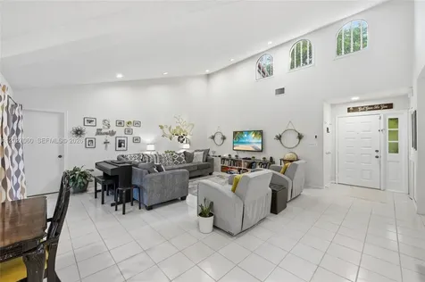 8189 Pine Circle Tamarac FL 33321
