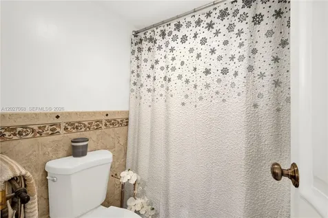 100 Bayview Drive Sunny Isles Beach FL 33160