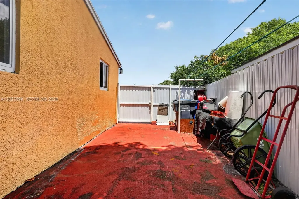 1440 N 68th Avenue Hollywood FL 33024