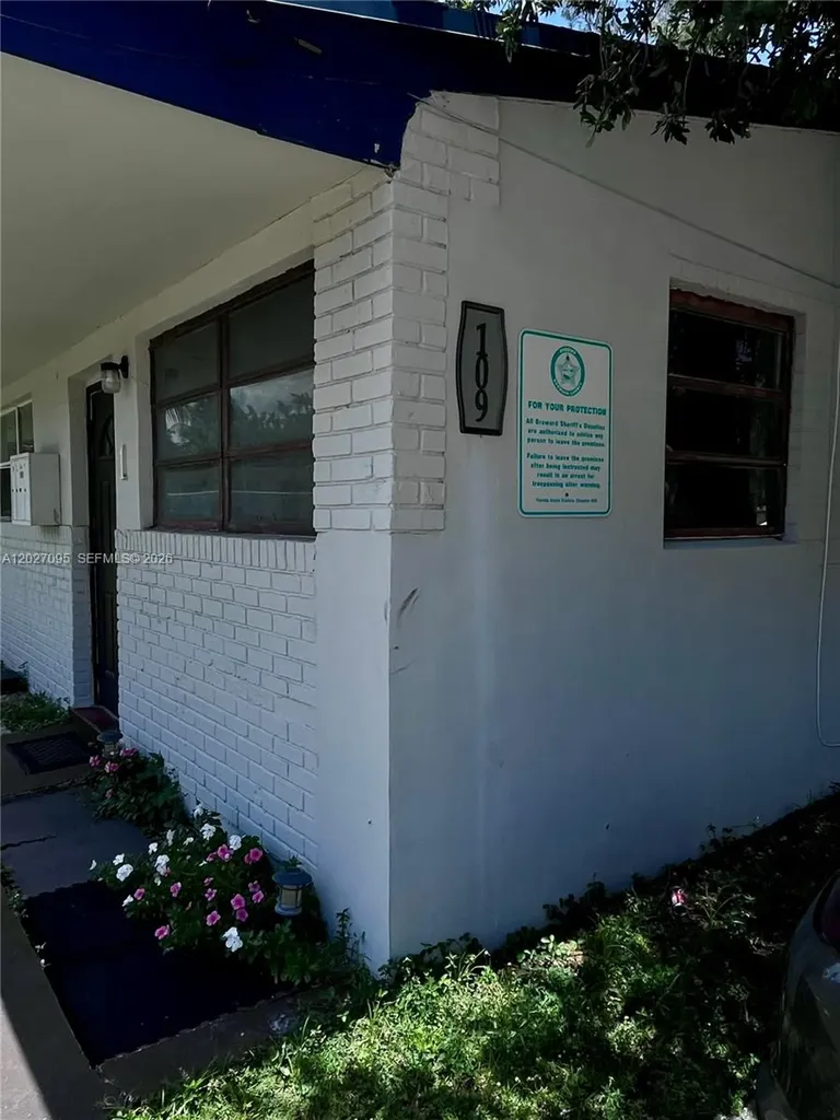 109 NW 14th Way Dania Beach FL 33004