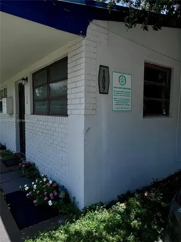 109 NW 14th Way Dania Beach FL 33004