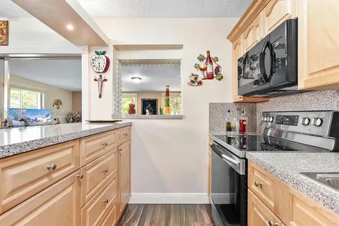 5540 NW 180th Terrace Miami Gardens FL 33055