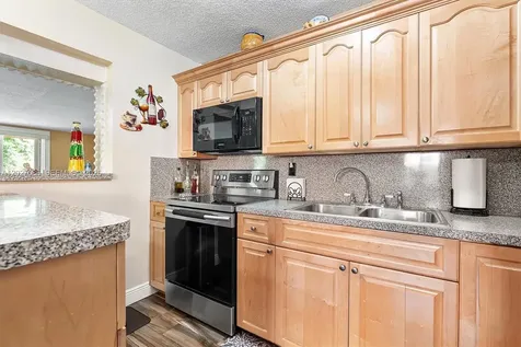 5540 NW 180th Terrace Miami Gardens FL 33055