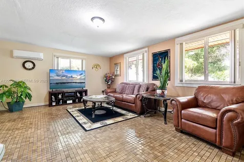 5540 NW 180th Terrace Miami Gardens FL 33055