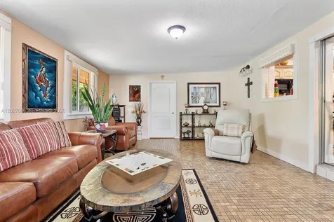 5540 NW 180th Terrace Miami Gardens FL 33055