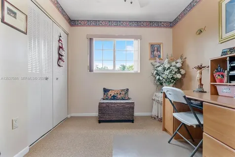 5540 NW 180th Terrace Miami Gardens FL 33055