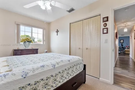 5540 NW 180th Terrace Miami Gardens FL 33055