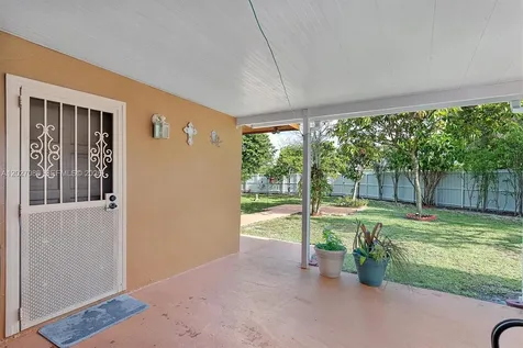 5540 NW 180th Terrace Miami Gardens FL 33055