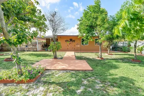 5540 NW 180th Terrace Miami Gardens FL 33055