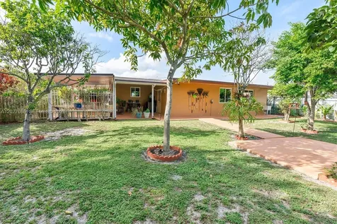 5540 NW 180th Terrace Miami Gardens FL 33055