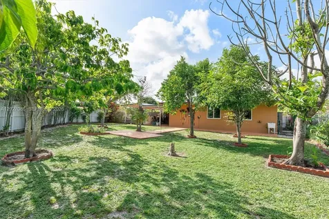 5540 NW 180th Terrace Miami Gardens FL 33055