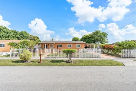 5540 NW 180th Terrace Miami Gardens FL 33055