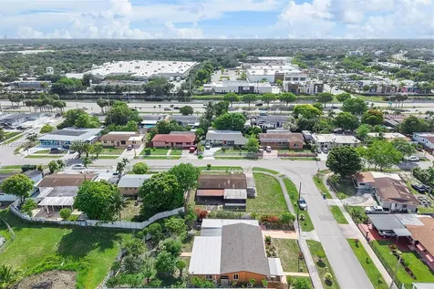 5540 NW 180th Terrace Miami Gardens FL 33055