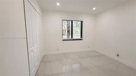 36 Chestnut Cir, Cooper City FL 33026