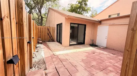 36 Chestnut Cir, Cooper City FL 33026