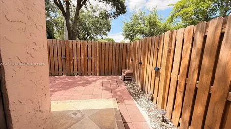 36 Chestnut Cir, Cooper City FL 33026