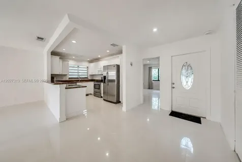 36 Chestnut Cir, Cooper City FL 33026