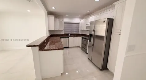 36 Chestnut Cir, Cooper City FL 33026